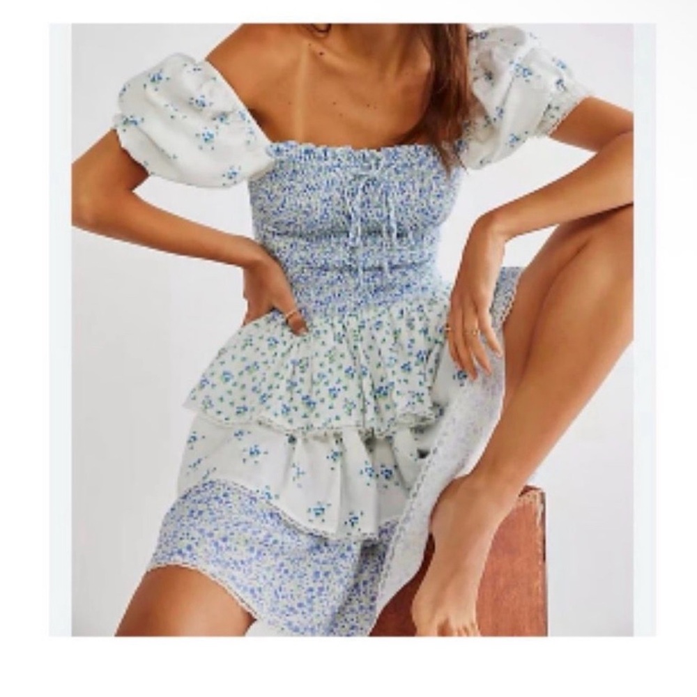$345 Fillyboo Light Blue Floral Smocked Puff-Sleeve Mini Dress